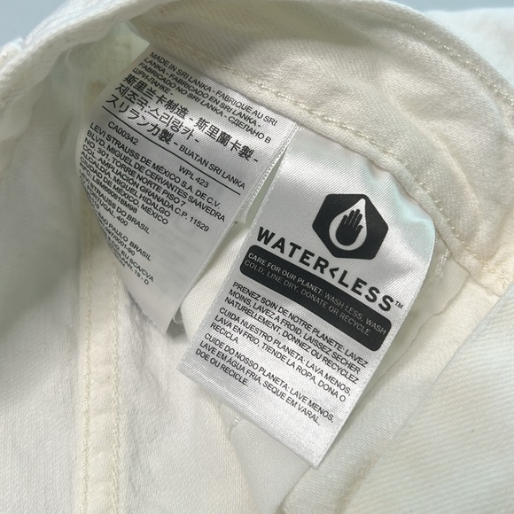 Moms Levi’s Mom A Line Shorts - Picture 12 of 12